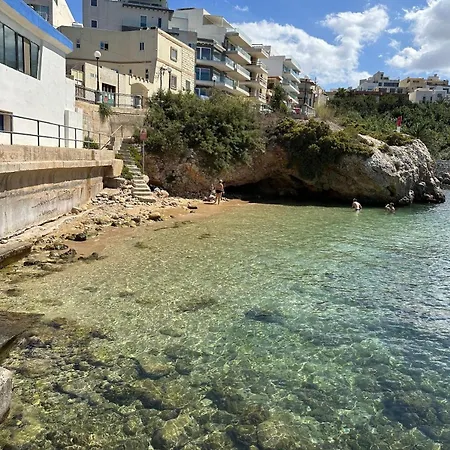 Coastal Charm Spacious 3-Bedroom Retreat Steps From The Beach St. Paul's Bay Exterior foto