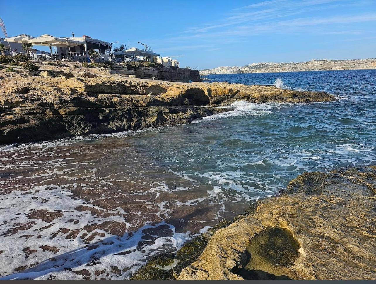 Coastal Charm Spacious 3-bedroom Retreat Steps From The Apartment *