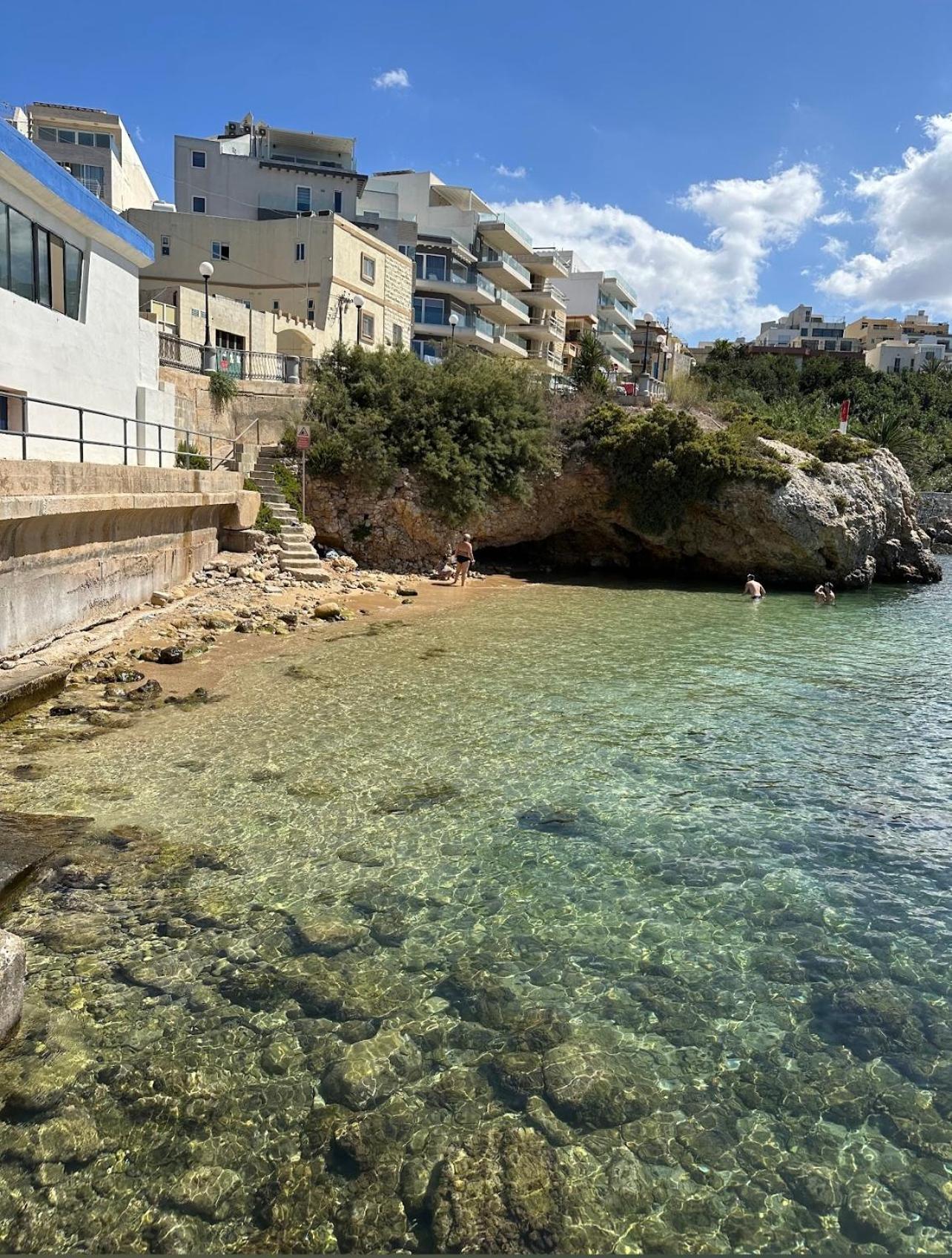 Apartment Coastal Charm Spacious 3-bedroom Retreat Steps From The *