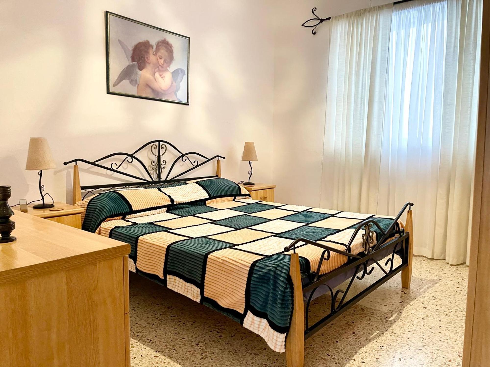 Coastal Charm Spacious 3-bedroom Retreat Steps From The Apartment St. Paul's Bay