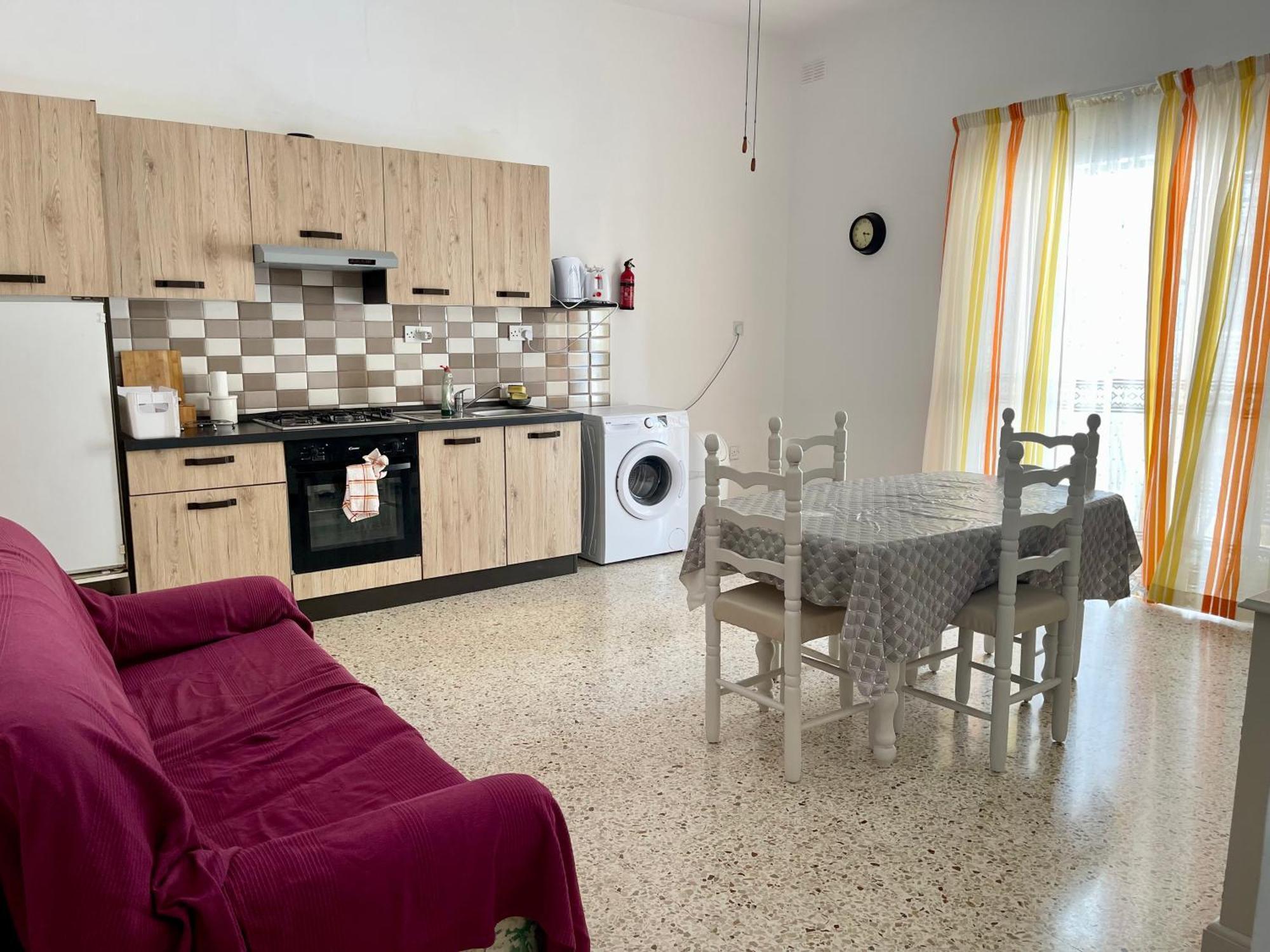 Apartment Coastal Charm Spacious 3-bedroom Retreat Steps From The *