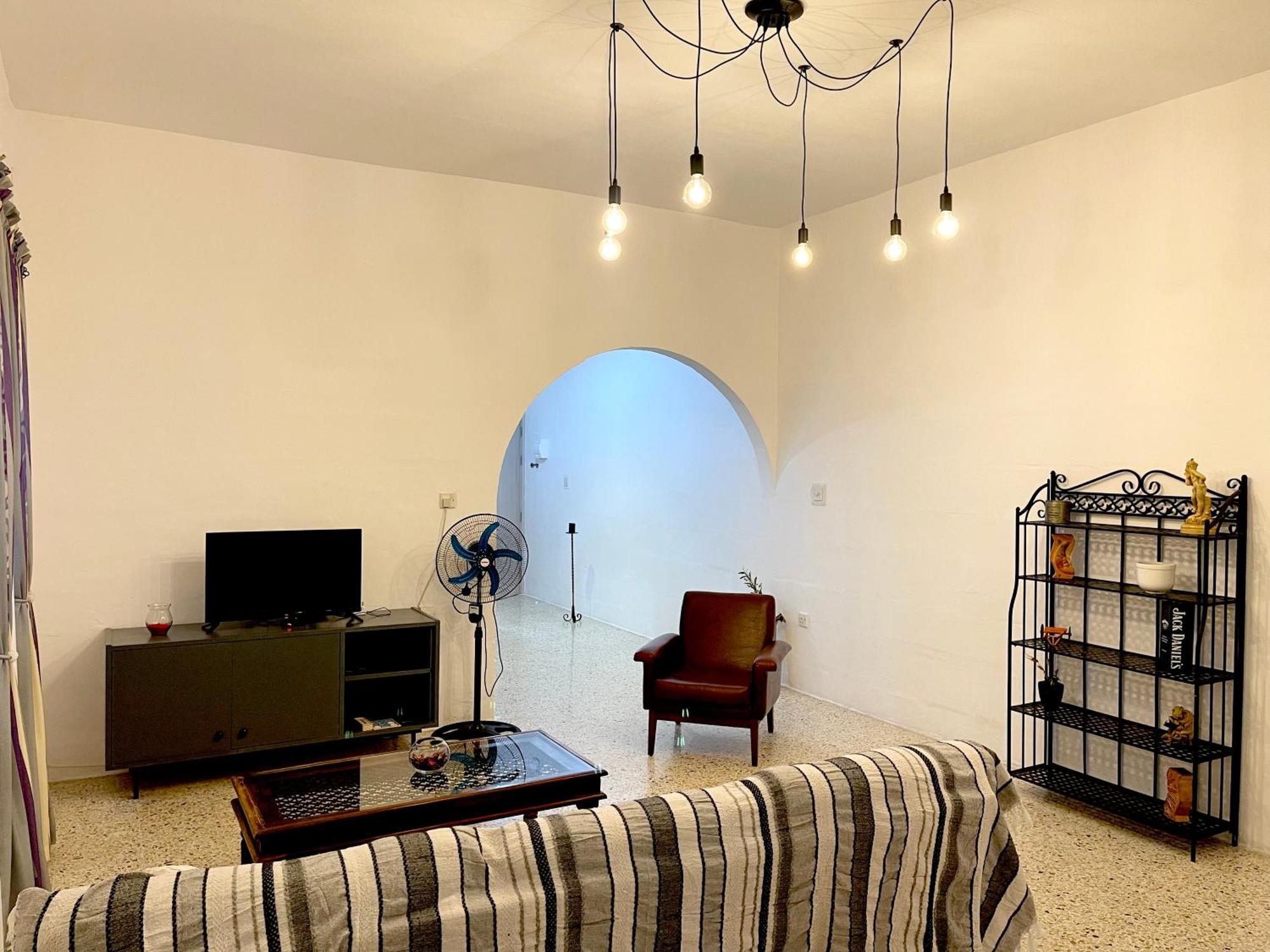 Coastal Charm Spacious 3-bedroom Retreat Steps From The Apartment