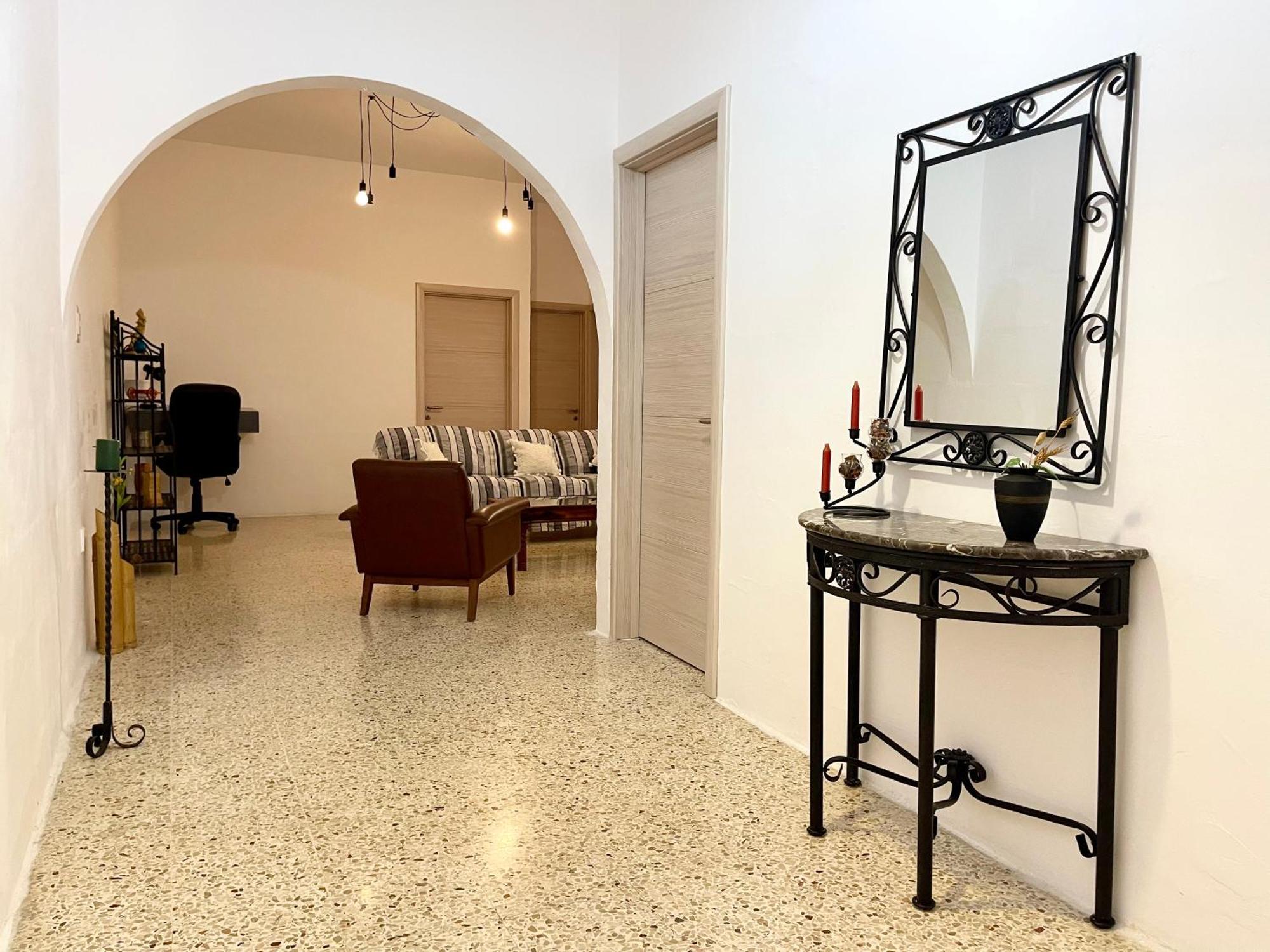Coastal Charm Spacious 3-bedroom Retreat Steps From The Apartment St. Paul's Bay